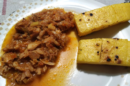 Baccalà con polenta brustolà